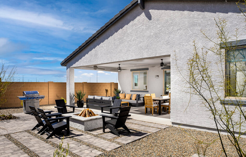 Laredo Backyard Porch by Brookfield Residential at Alamar in Avondale, AZ