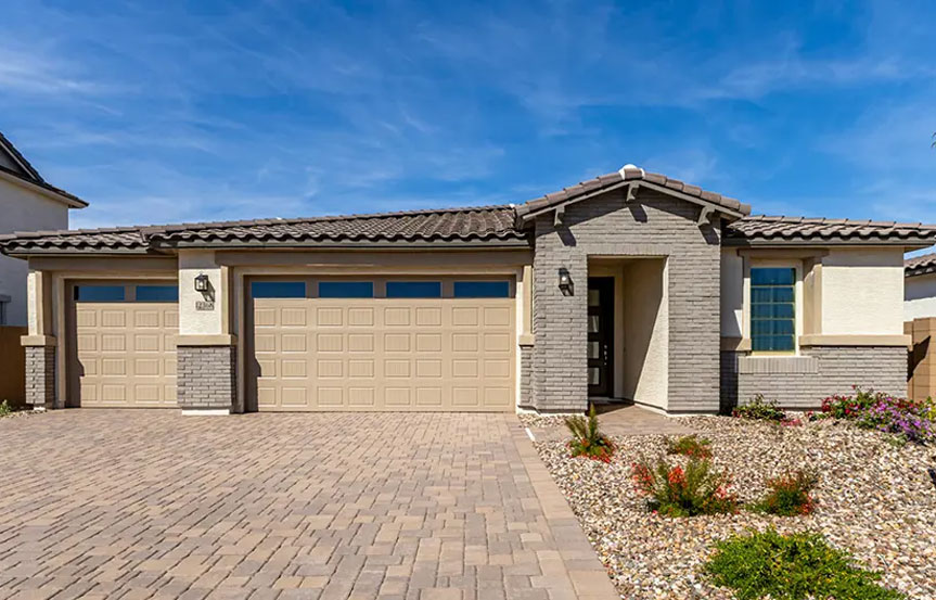 12368 W Parkway Ln Exterior