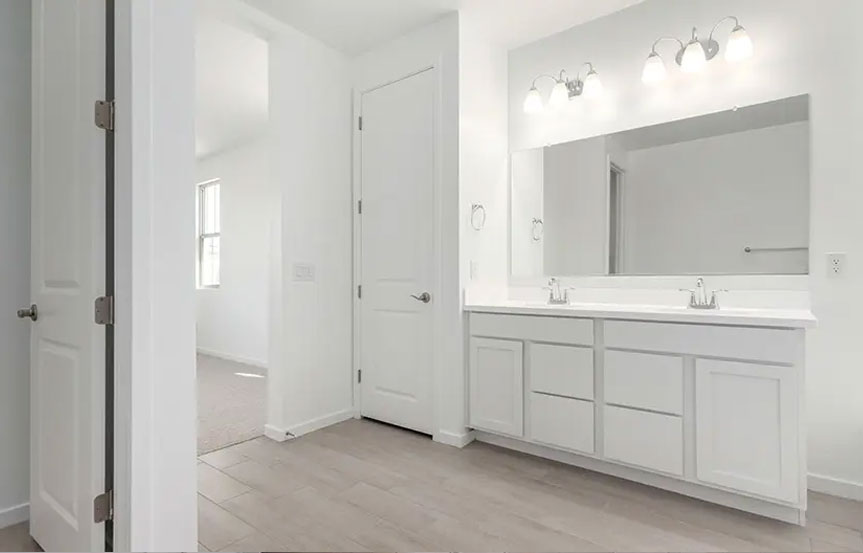 Richmond American Alamar 12322 W Marguerite Ave Bath2