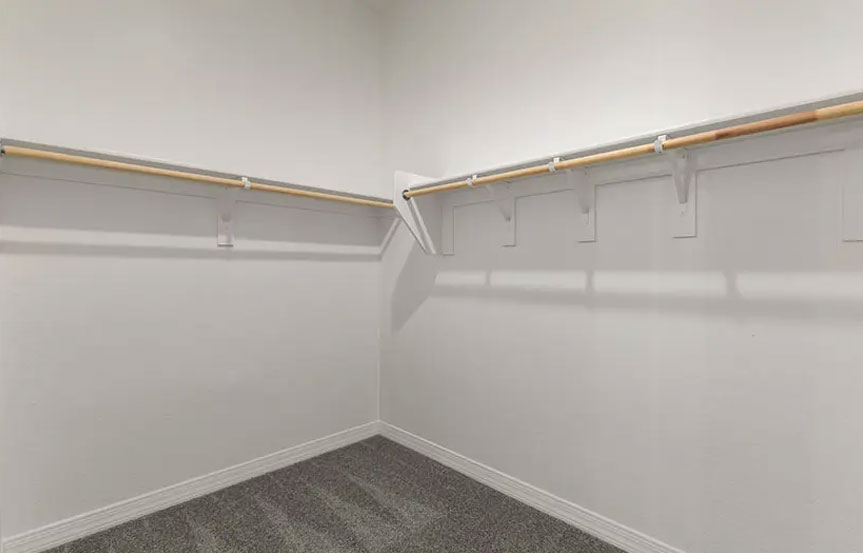 11662 W Luxton Ln Closet2